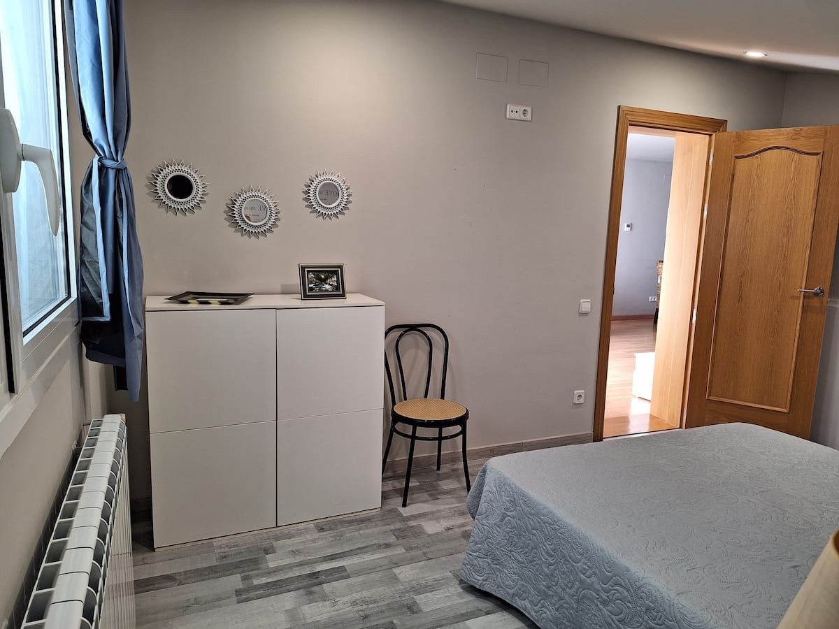 Detall del dormitori de l’apartament