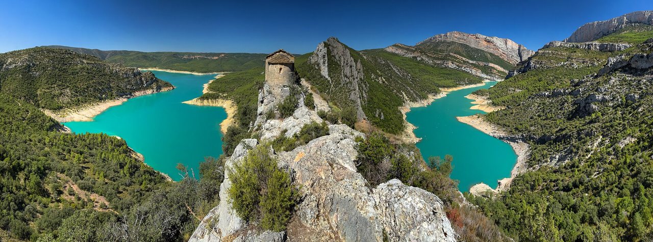 Paisatge del Montsec i l’aigua de Mont-rebei; no són les vistes des de l’apartament